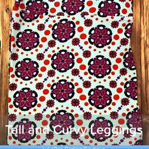 LuLaRoe Tall & Curvy Leggings